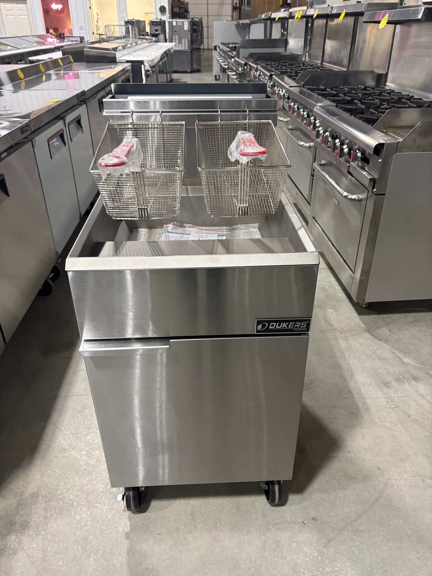 Dukers 70lbs Fryer